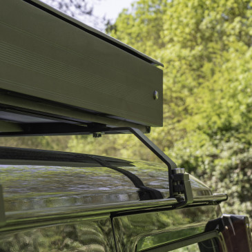Kit di montaggio della tenda da tetto Keeper XS su Suzuki 4x4