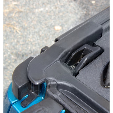 Soft top hoop left support fastening, Suzuki Santana Vitara