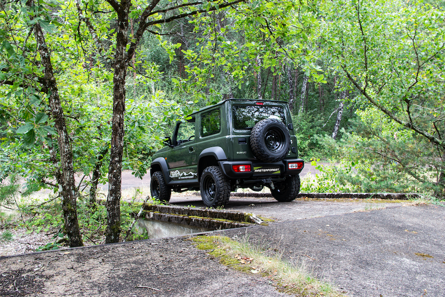 LE JIMNY JUNGLE GREEN AU CAMP MILITAIRE AMERICAIN DE ST-BENOÎT-LA-FORÊT